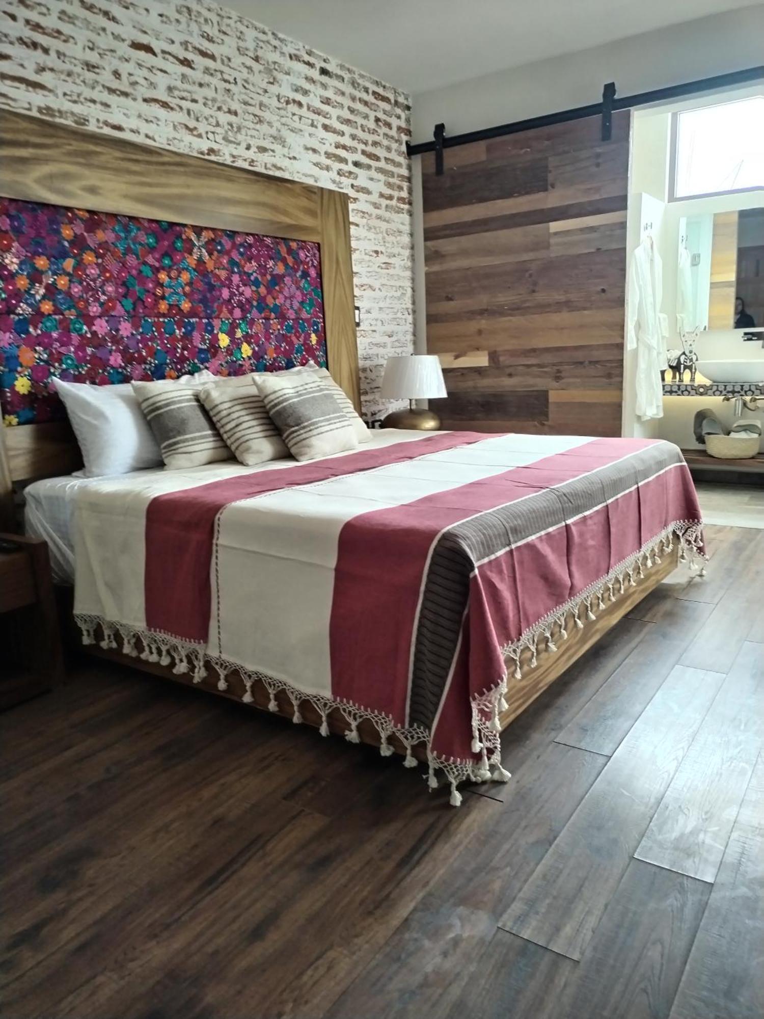 צ'ולולה Hotel Casa Chanehque מראה חיצוני תמונה